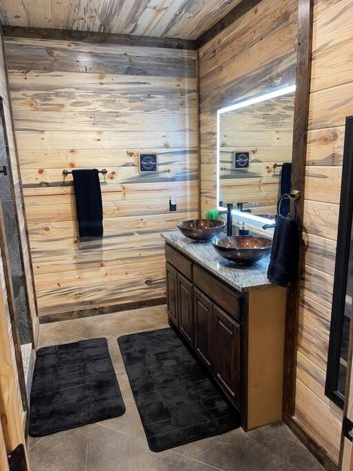 The Big Tex Luxury Cabin Is Epic Broken Bow Bagian luar foto