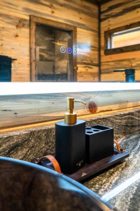 The Big Tex Luxury Cabin Is Epic Broken Bow Bagian luar foto