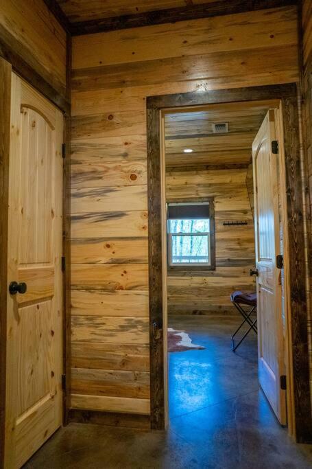 The Big Tex Luxury Cabin Is Epic Broken Bow Bagian luar foto