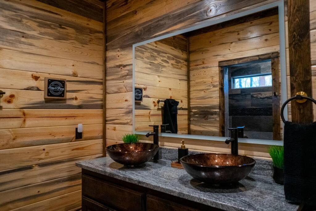 The Big Tex Luxury Cabin Is Epic Broken Bow Bagian luar foto
