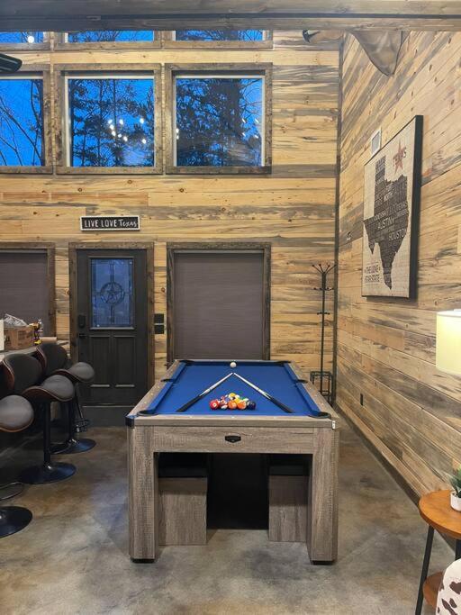 The Big Tex Luxury Cabin Is Epic Broken Bow Bagian luar foto