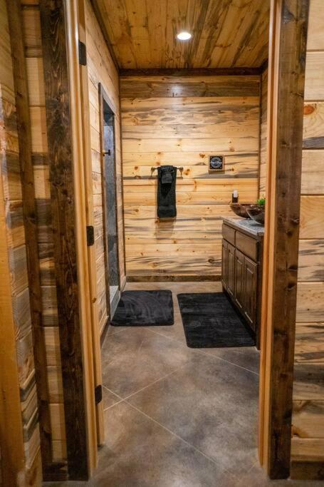 The Big Tex Luxury Cabin Is Epic Broken Bow Bagian luar foto