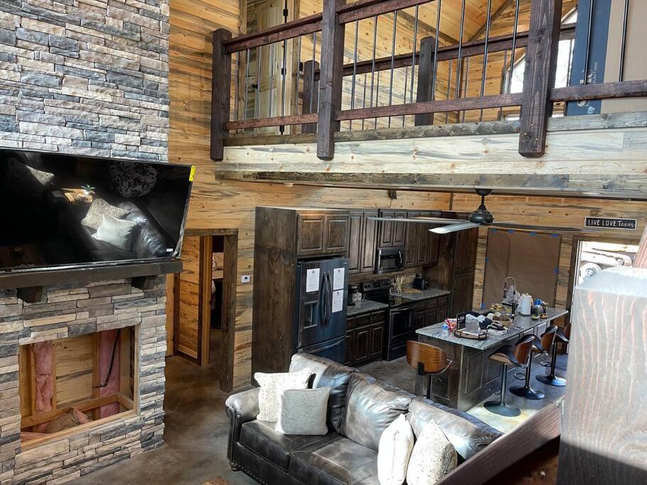 The Big Tex Luxury Cabin Is Epic Broken Bow Bagian luar foto