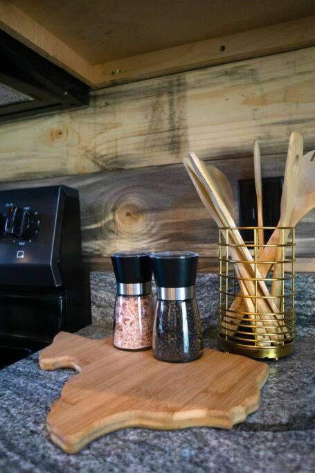 The Big Tex Luxury Cabin Is Epic Broken Bow Bagian luar foto