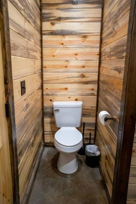 The Big Tex Luxury Cabin Is Epic Broken Bow Bagian luar foto