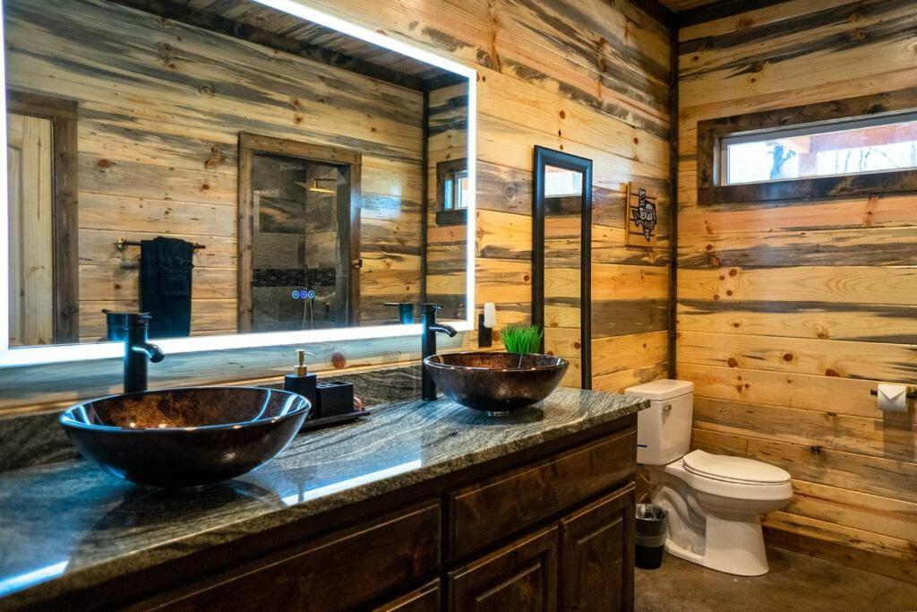 The Big Tex Luxury Cabin Is Epic Broken Bow Bagian luar foto
