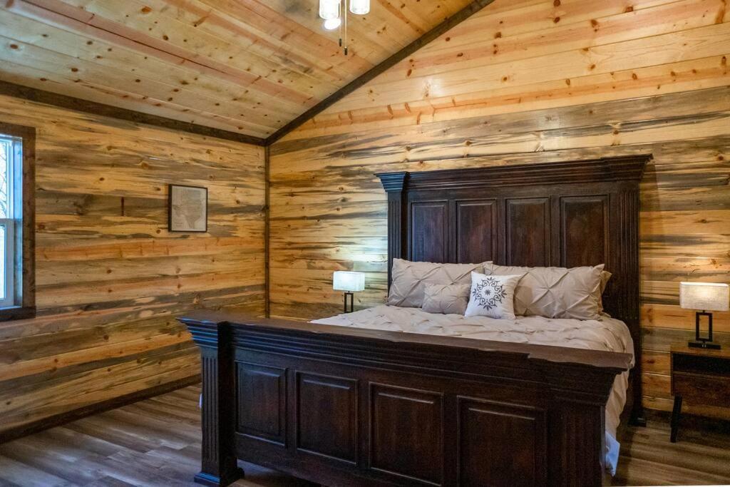 The Big Tex Luxury Cabin Is Epic Broken Bow Bagian luar foto